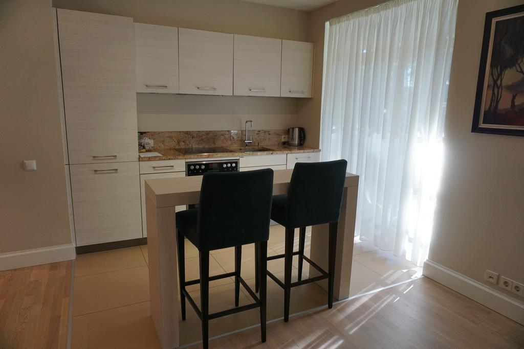 Wooden Villa Apartments Юрмала Экстерьер фото